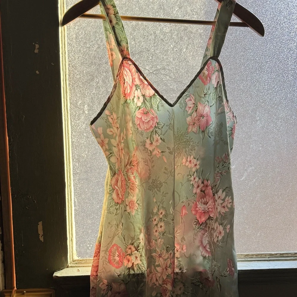 VTG Floral Satin Slip Dress in Sage Green and Blush Pink - Picture 6 of 10